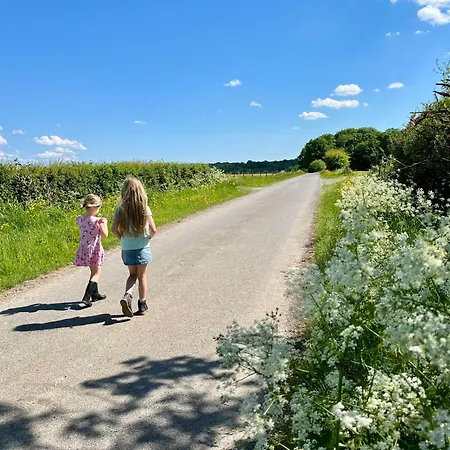 بيت للعطل La Ferme Du Ravet - Aux Lacs De L'eau D'heure *